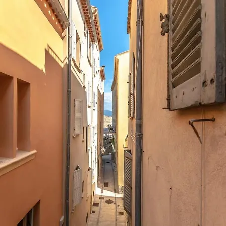 Comfortable Near St-tropez Port